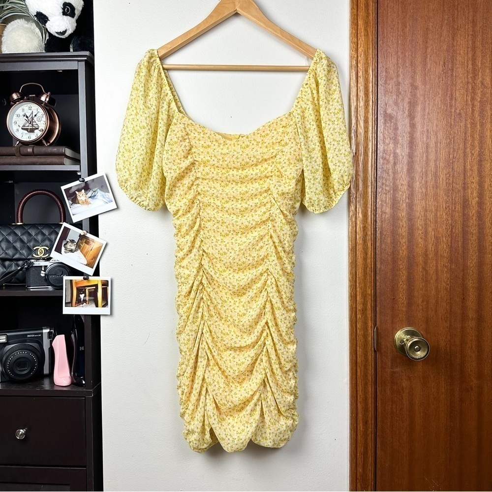 All in Favor Yellow Sacha Ruched Floral Body-con Mini Dress Size Women Small